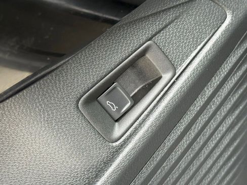 Used 2022 Volkswagen ID.4 Pro S RWD image 11