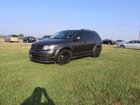 Used 2020 Dodge Journey SE w/ Blacktop Package FWD image 21