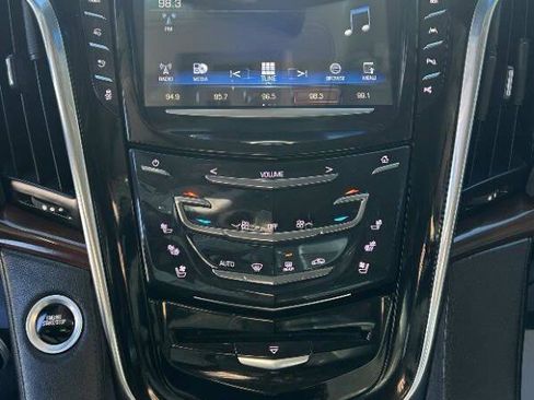 Used 2018 Cadillac Escalade Premium Luxury image 21