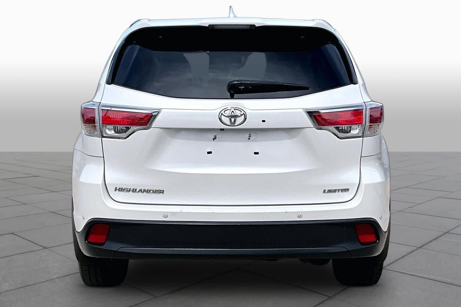 Used 2016 Toyota Highlander Limited FWD image 4