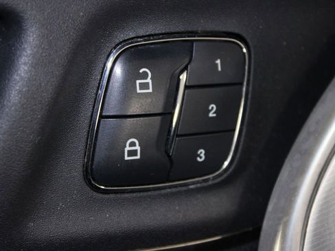 Used 2018 Lincoln MKC Premiere image 25