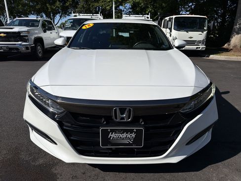 Used 2018 Honda Accord Sport image 3