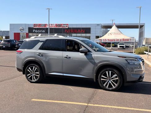 Certified 2023 Nissan Pathfinder Platinum w/ Cargo Package AWD/4WD image 6