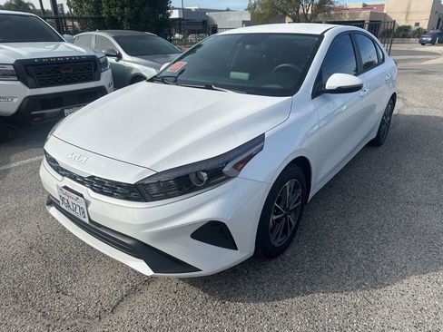 Used 2023 Kia Forte LXS w/ LXS Technology Package image 5