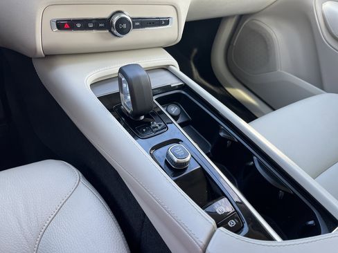 Used 2023 Volvo XC90 B5 Core w/ Protection Package Premier image 11