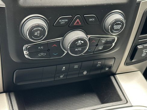 Used 2019 RAM 1500 Classic Warlock w/ Luxury Group image 18