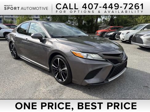 Used 2020 Toyota Camry XSE image 1