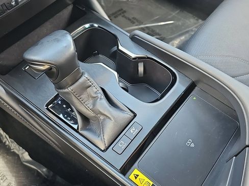 Certified 2024 Lexus ES 300h w/ Technology Package image 24