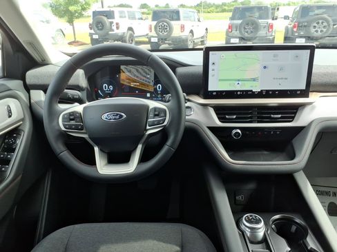 Used 2026 Ford Explorer Active RWD image 15