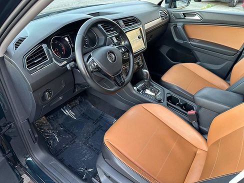 Used 2018 Volkswagen Tiguan SE w/ 18" Alloy Wheels Package AWD/4WD image 15