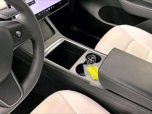 Used 2023 Tesla Model Y Long Range AWD/4WD image 16