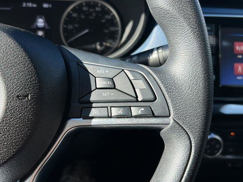 Used 2025 Nissan Versa SV w/ Trunk Package image 25