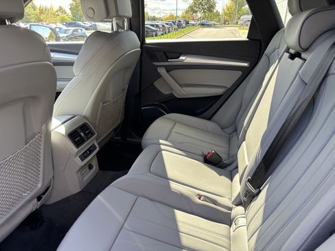 Used 2024 Audi Q5 2.0T Premium w/ Summer of Audi Package image 34