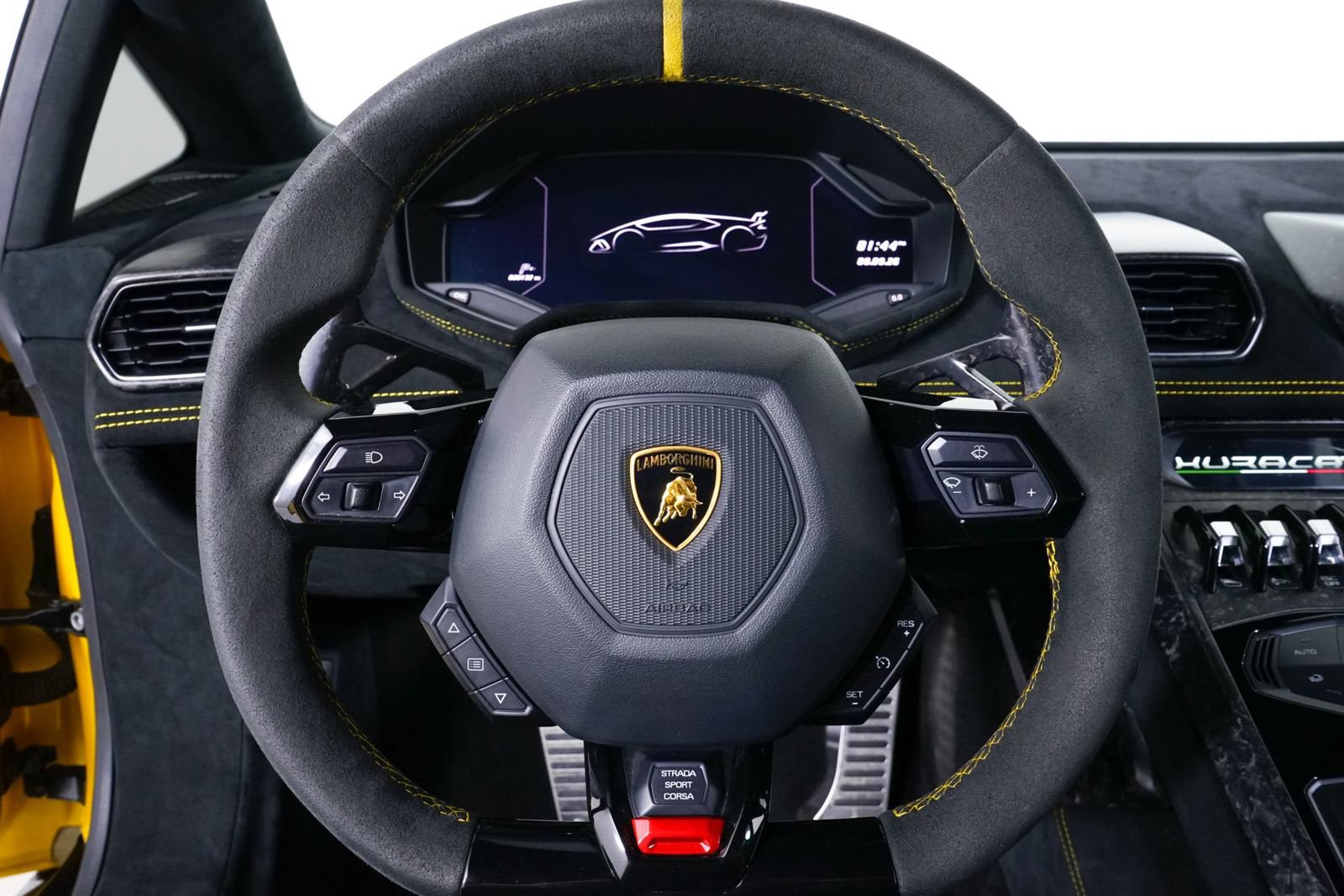 Used 2018 Lamborghini Huracan Performante AWD/4WD image 21