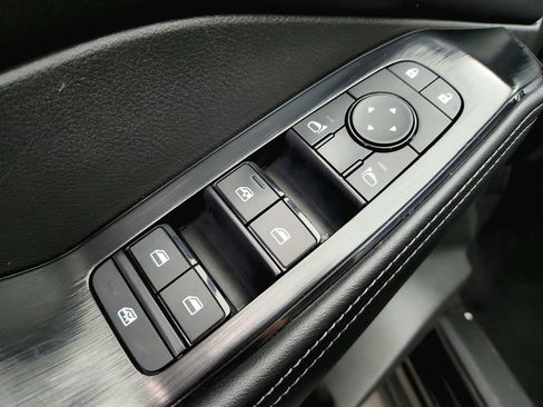 Used 2025 Nissan Rogue SV image 21