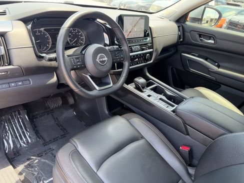 Certified 2023 Nissan Pathfinder SL w/ SL Premium Package FWD image 8