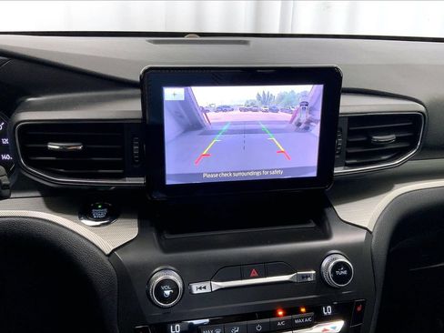 Used 2020 Ford Explorer XLT w/ Equipment Group 202A RWD image 24