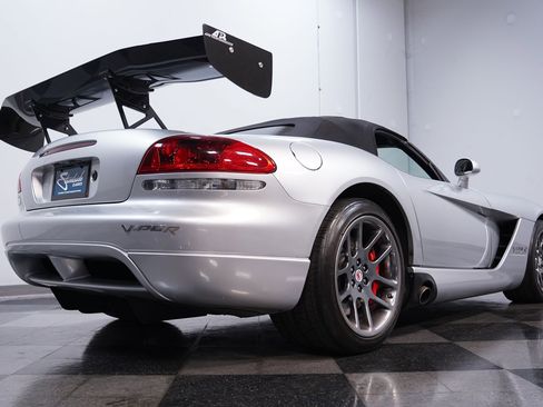 Used 2005 Dodge Viper SRT-10 image 24