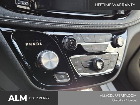 New 2026 Chrysler Pacifica Select image 22