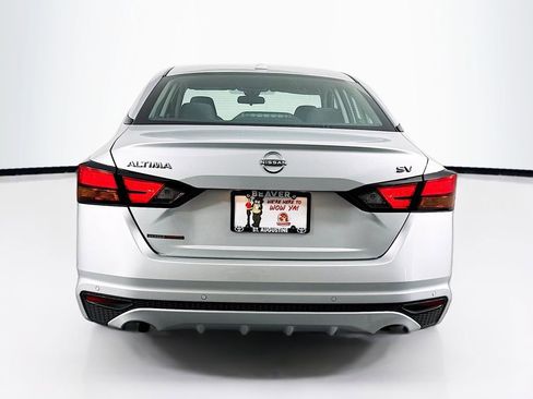 Used 2024 Nissan Altima 2.5 SV FWD image 8