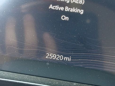 New 2023 Jeep Grand Cherokee Limited w/ Black Appearance Package AWD/4WD image 3