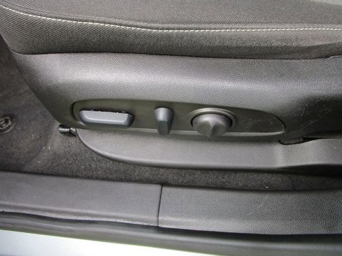 Used 2023 Chevrolet Blazer LT image 17