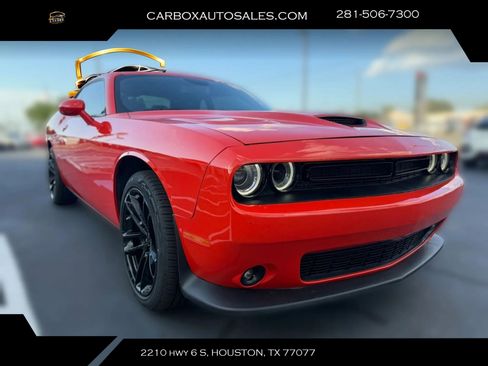 Used 2022 Dodge Challenger SXT w/ Blacktop Package RWD image 6
