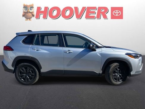 Used 2024 Toyota Corolla Cross L image 2