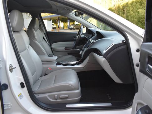 Used 2017 Acura TLX V6 w/ Technology Package image 8