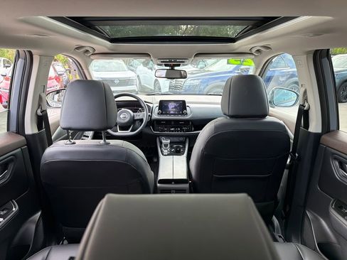 Used 2023 Nissan Rogue SL image 36