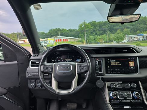 Used 2023 GMC Yukon XL Denali w/ Denali Reserve Package AWD/4WD image 19
