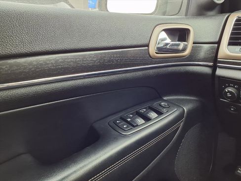 Used 2014 Jeep Grand Cherokee Limited image 20