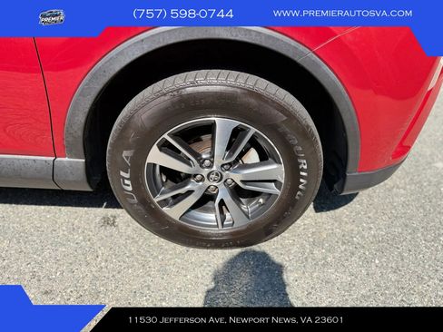 Used 2017 Toyota RAV4 LE FWD image 13