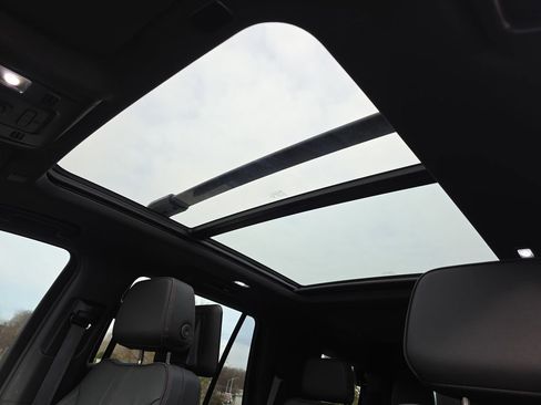 Used 2023 Chevrolet Tahoe RST w/ Luxury Package image 33