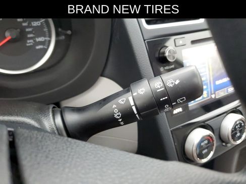 Used 2018 Subaru Forester 2.5i Premium w/ All-Weather Package image 18