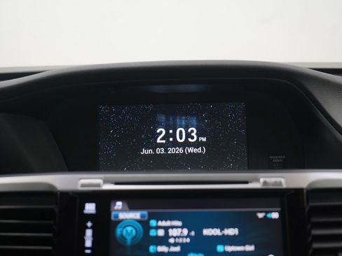Used 2016 Honda Accord EX image 16
