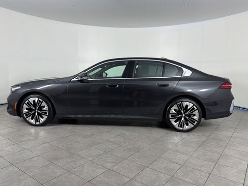 Used 2026 BMW 540i xDrive AWD/4WD image 2