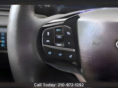 Used 2023 Ford Explorer King Ranch w/ Technology Package image 35