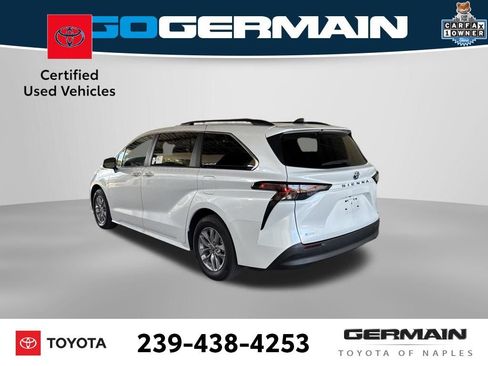 Used 2025 Toyota Sienna XLE FWD image 3