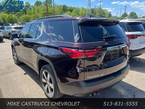 Used 2022 Chevrolet Traverse LT w/ LT Premium Package AWD/4WD image 4