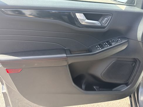 Used 2025 Ford Escape ST-Line image 16