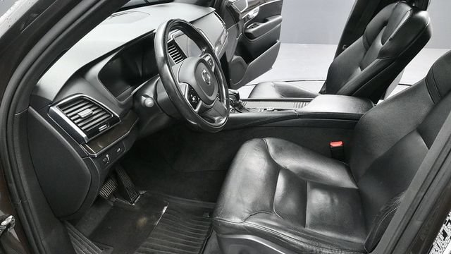 Used 2018 Volvo XC90 T6 Momentum w/ Convenience Package AWD/4WD image 14