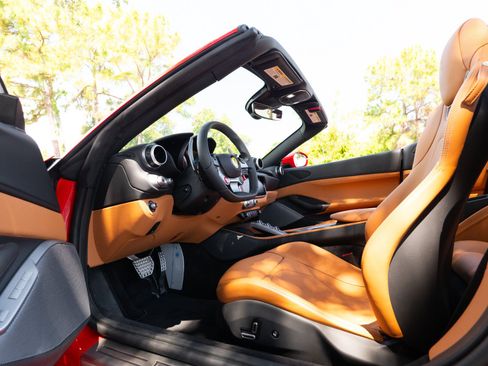 Used 2023 Ferrari Portofino M RWD image 5