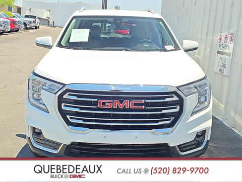 Used 2023 GMC Terrain SLT AWD/4WD image 2