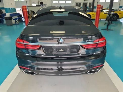 Used 2017 BMW 740i RWD image 6
