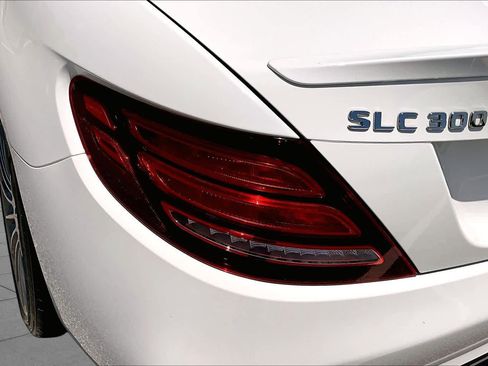 Used 2019 Mercedes-Benz SLC 300 image 29