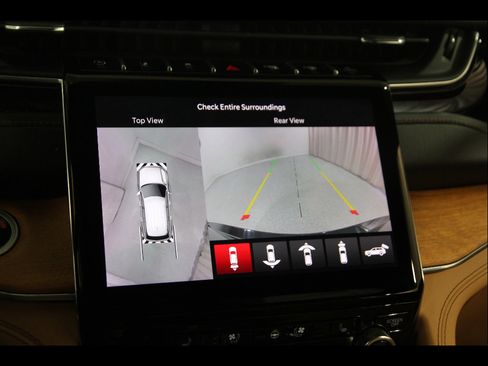 Used 2023 Jeep Grand Cherokee Summit AWD/4WD image 14