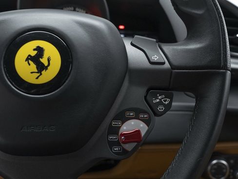 Used 2016 Ferrari 488 GTB Base image 23