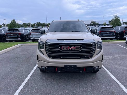 Used 2022 GMC Sierra 1500 AT4 w/ AT4 Premium Package AWD/4WD image 8