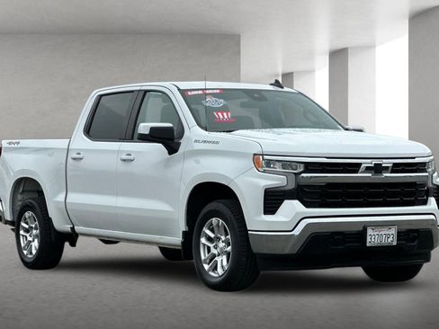 Used 2022 Chevrolet Silverado 1500 LT AWD/4WD image 1
